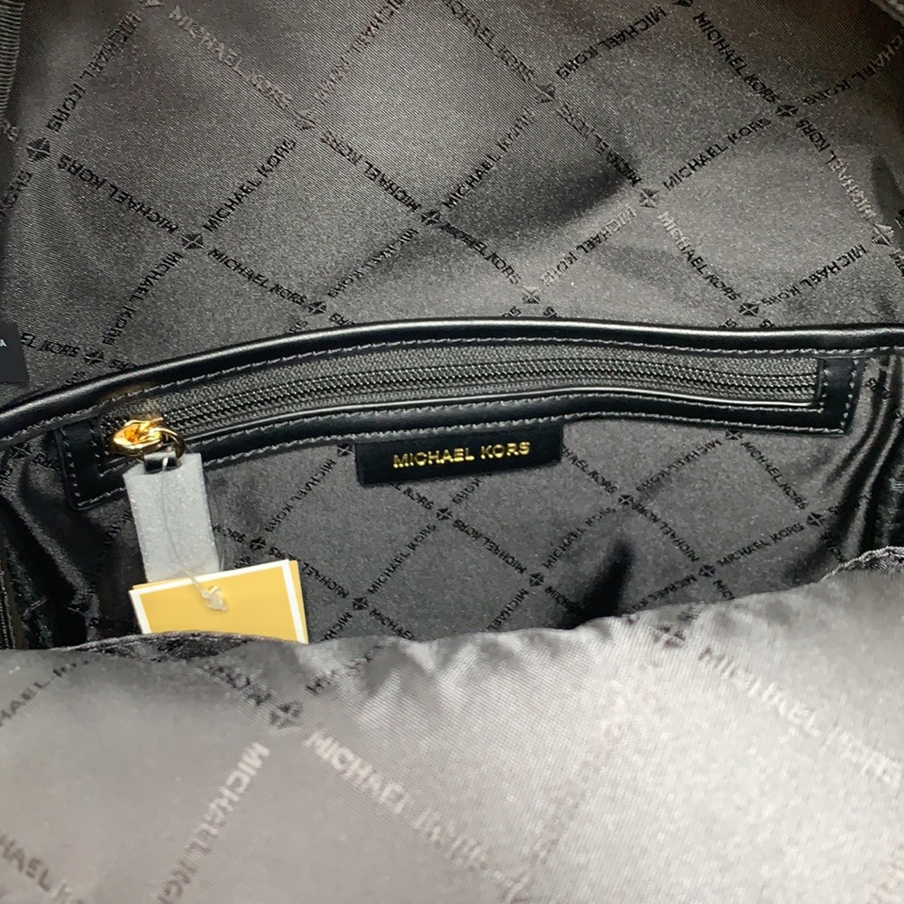 MICHAEL KORS BLACK COLOR 
Maisie Medium Pebbled Leather 2-in-1 Backpack - Picture 12 of 16